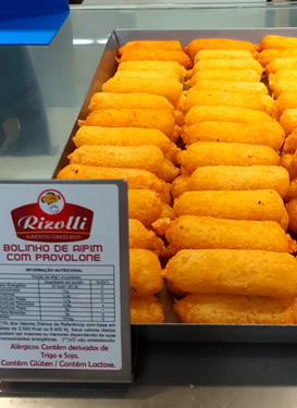 Bolinho de Aipim com Provolone 