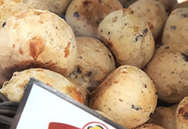 Pão de Queijo com Azeitonas